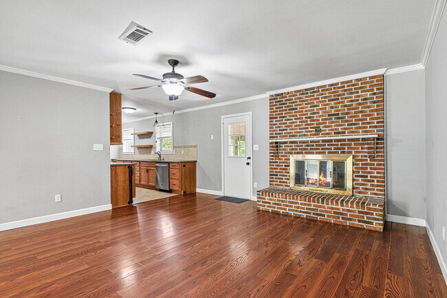 Building Photo - 203 Elizabeth Ct