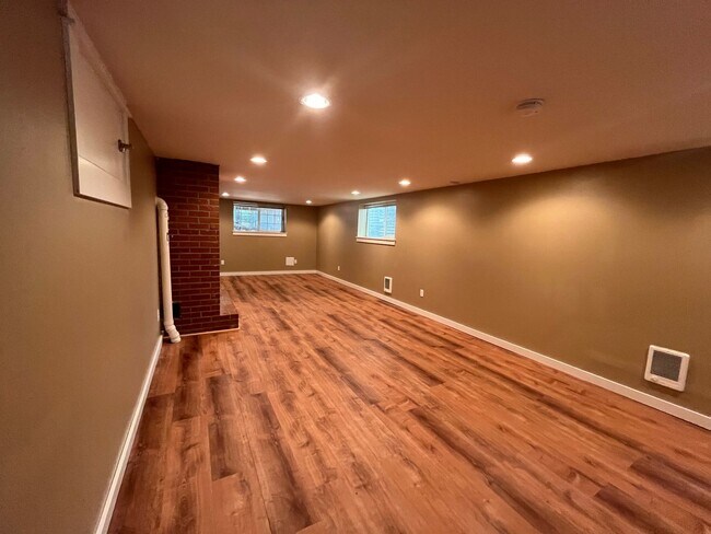 Building Photo - Fabulous NE Portland 2 bedroom 2 bathroom ...