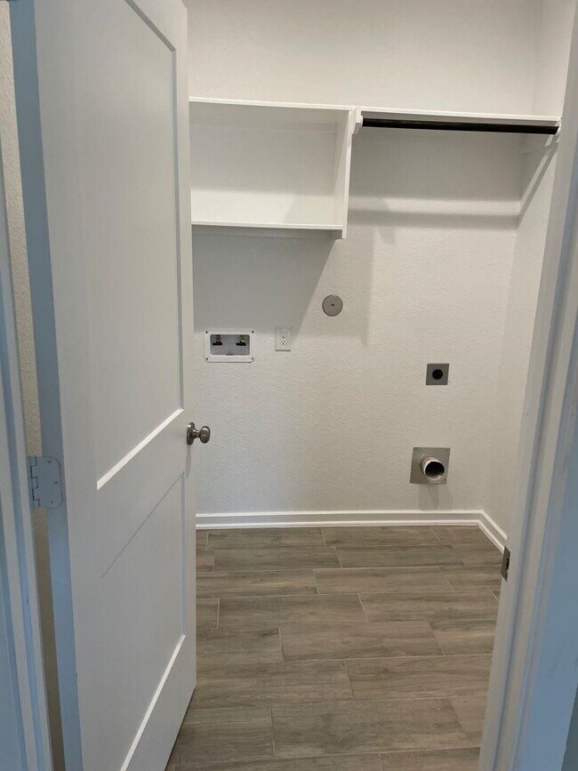 Building Photo - 7912 Spring Run Dr