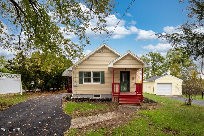 Primary Photo - 644 Delaware Ave