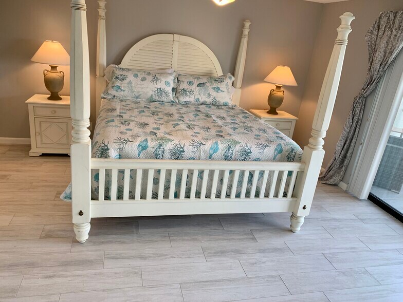 Master Bedroom - 9825 Harrell Ave