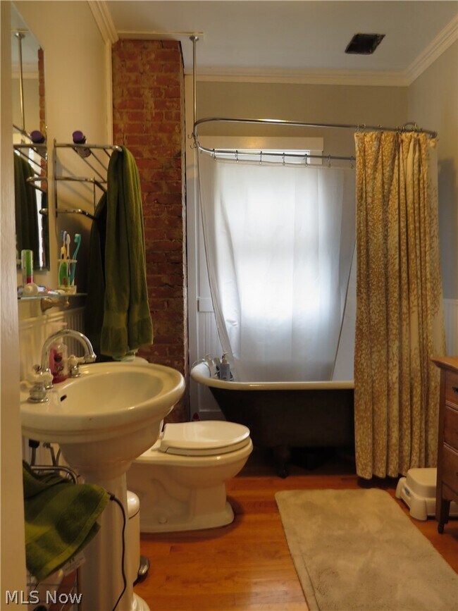 Building Photo - 17469 Norton Ave