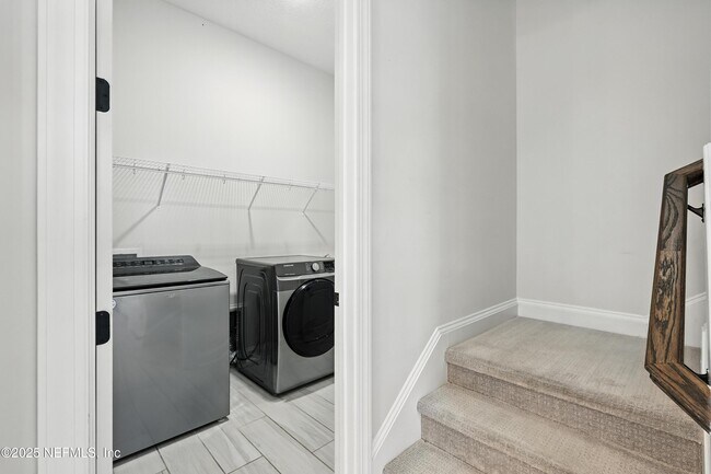 Building Photo - 480 Loosestrife Wy