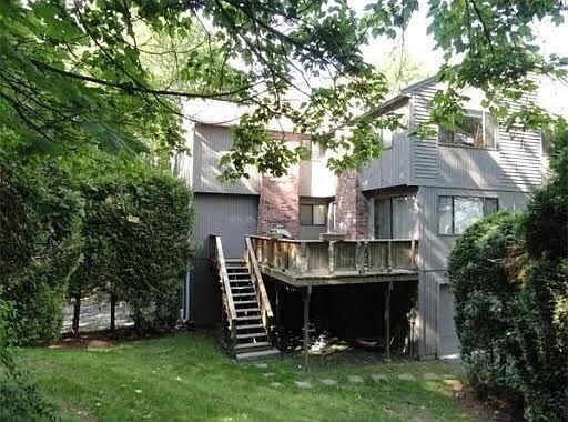 Building Photo - 3 Treetop Park