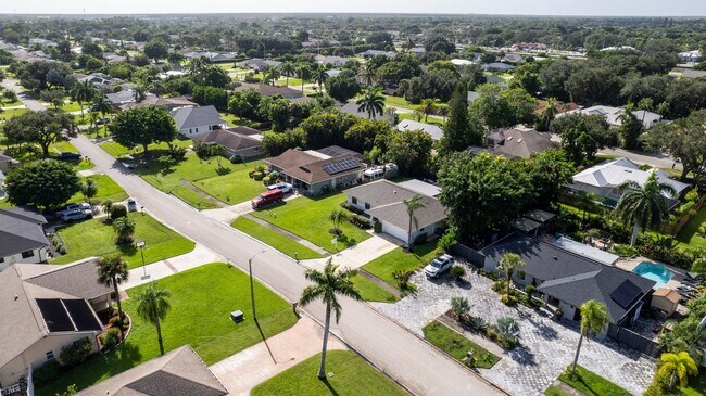 Building Photo - ** WILLOUGHBY ACRES ** POOL HOME - 3 BED / 2 BATH - PETS OK! - NORTH NAPLES - ANNUAL RENTAL