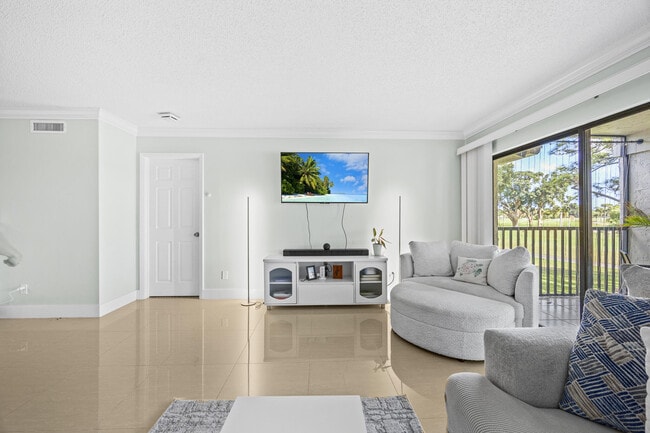 Building Photo - 12926 Briarlake Dr