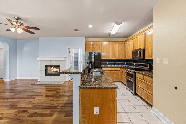 Building Photo - 610 Palo Alto Ln