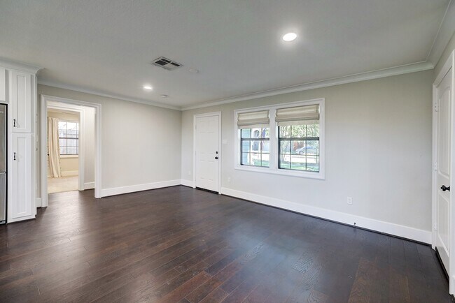 Building Photo - 4626 Oakdale St