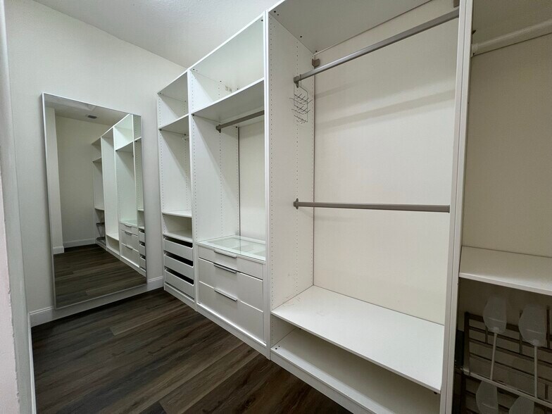 Building Photo - 3390 NW 125th Ave