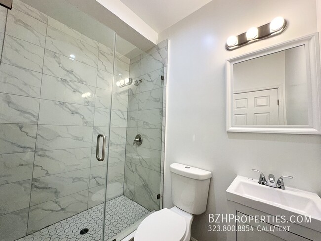 Building Photo - Newly Renovated 2Bedroom 2Bathroom In Silv...