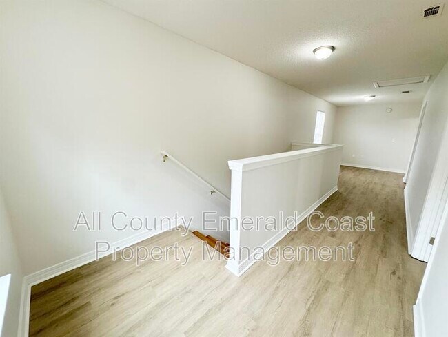 Building Photo - 293 Dahlquist Dr