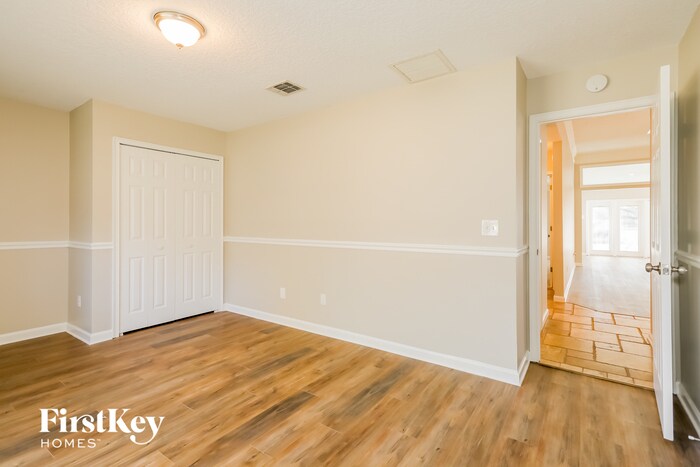 Building Photo - 1807 Waterbury Ln