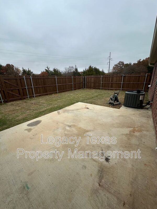 Building Photo - 2323 CR 704