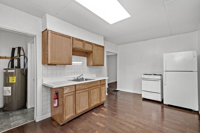 Building Photo - 124 Fitler St