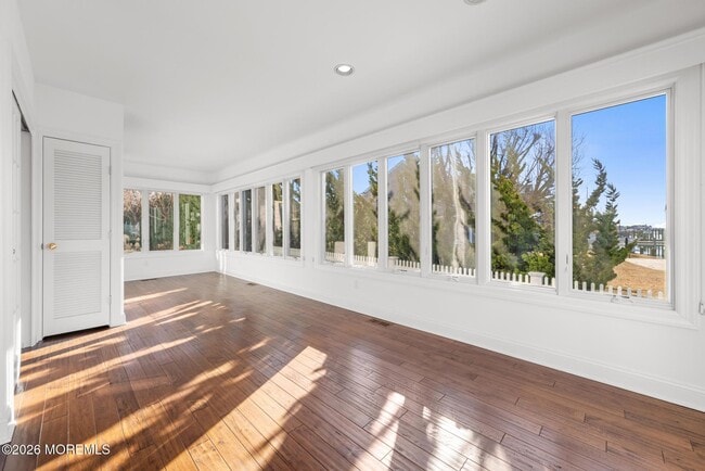 Building Photo - 954 Barnegat Ln