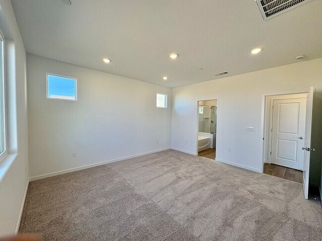 Building Photo - 703 Rosazzo Ln