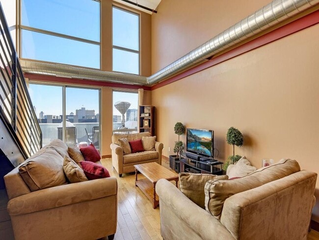 Building Photo - Rarely Available 3 Bedroom 2 Bathroom Penthouse At The Sexton Lofts!