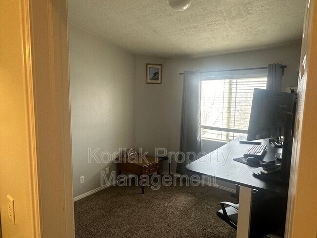 Building Photo - 153 N Bamberger Rd E