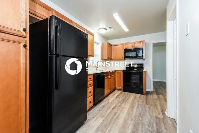 Building Photo - 3 Bedroom Pet-Friendly Home in GREENSBORO,...