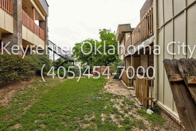 Building Photo - 6554 N Meridian Ave