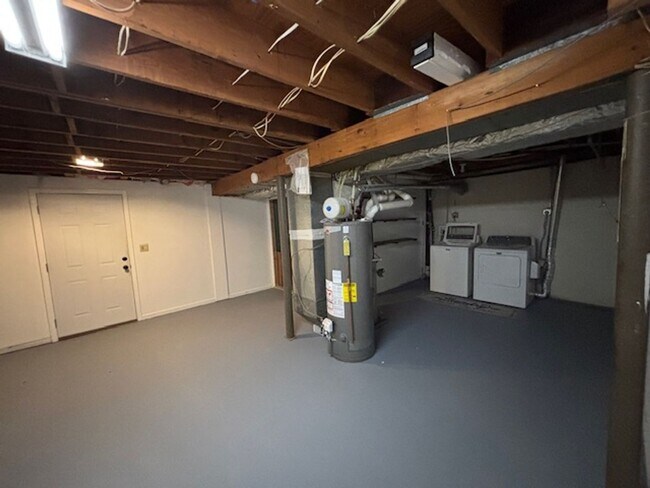 Building Photo - Beautifully Renovated 3-Bedroom, 2-Bath Ranch Home on Full Basement!