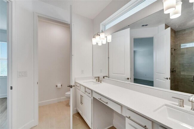 Building Photo - 943 Signet Dr