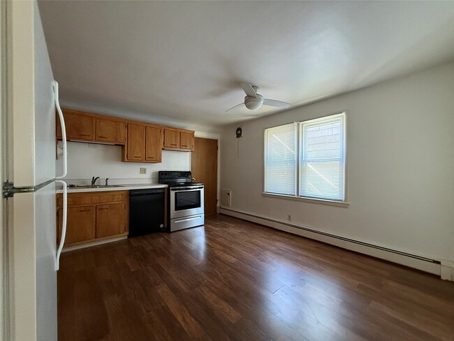 Building Photo - 4 Aldrich Ave