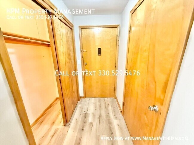 Building Photo - 7145 Starcliff Ave NW