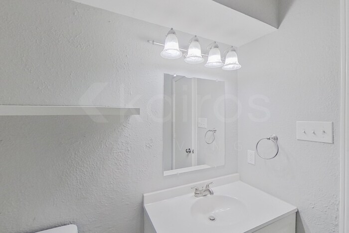 Building Photo - 168 Creekview Dr E