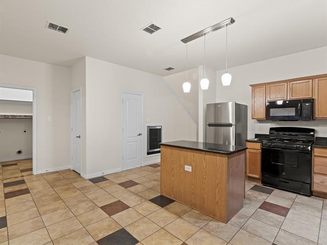 Building Photo - 3944 Diamond Ridge Dr