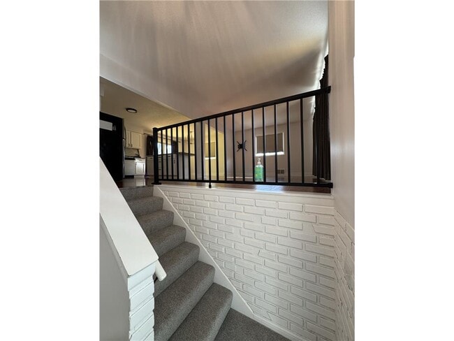 Building Photo - 6024 113th Ave N