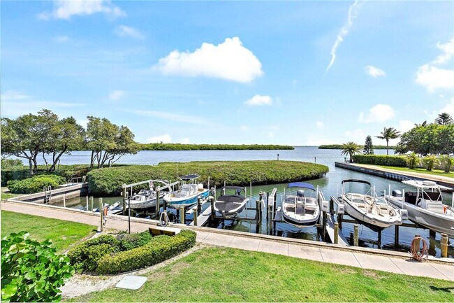 Building Photo - 4760 Gulf of Mexico Dr
