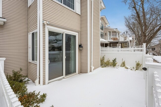 Building Photo - 67 Bentley Ct