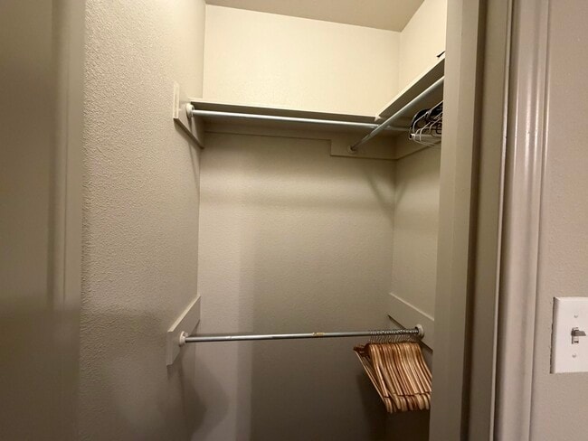 Building Photo - 2111 10th St