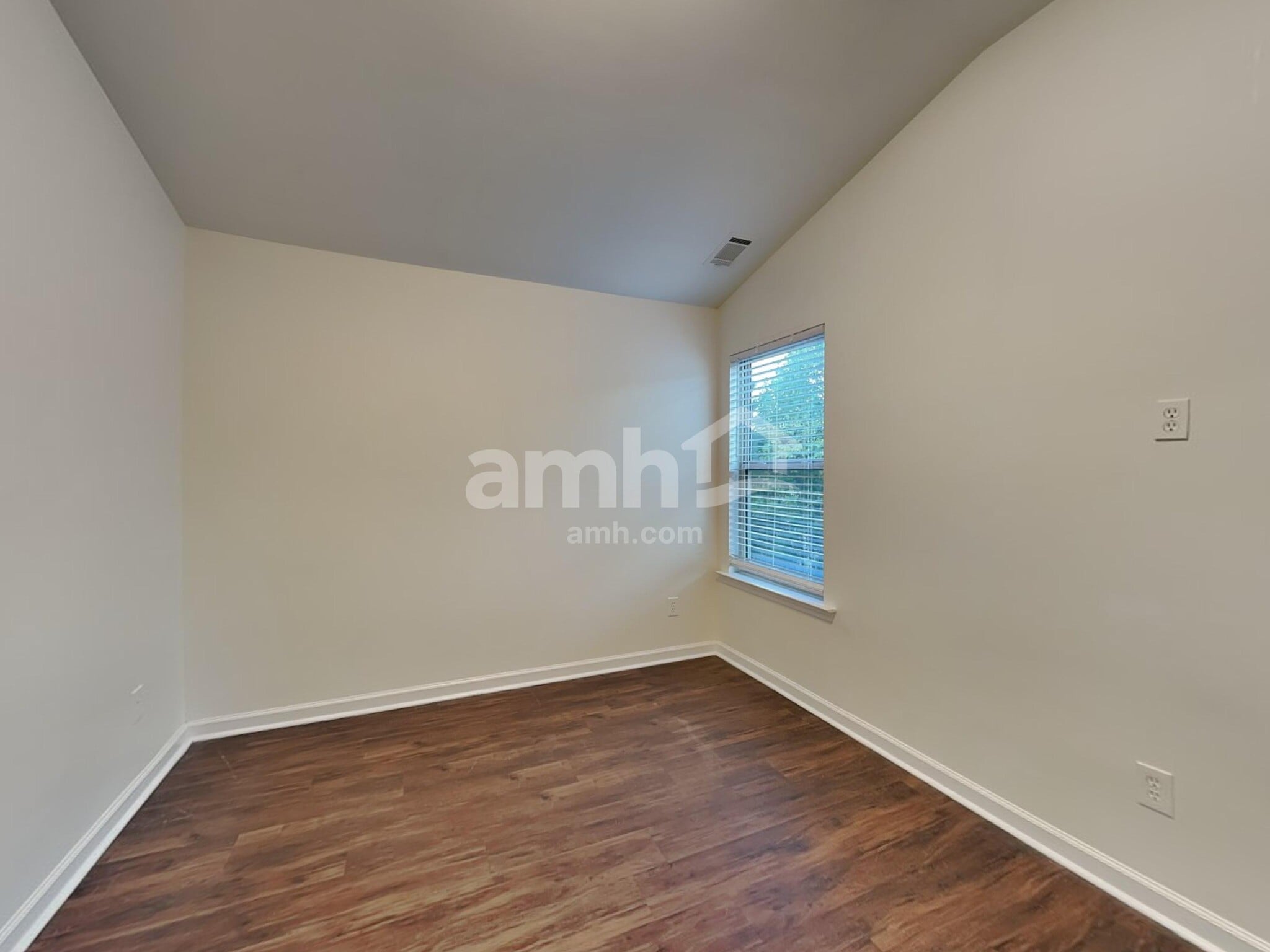 Building Photo - 1490 Aster Ives Dr