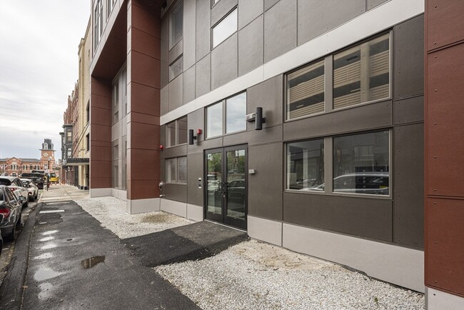 Building Photo - 80 Middlesex St
