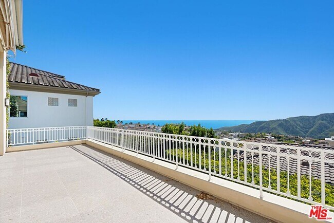 Building Photo - 16646 Cll Brittany