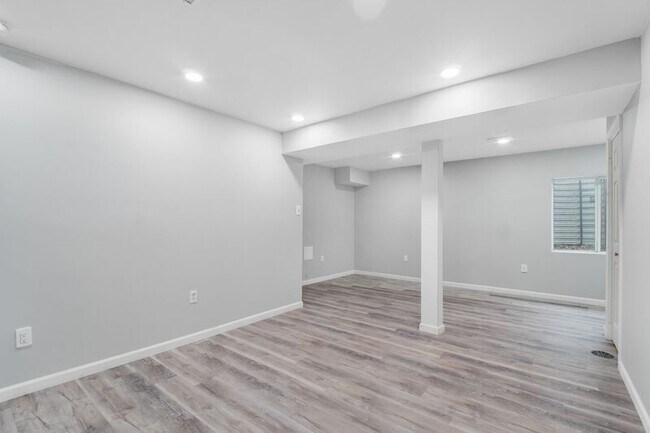 Building Photo - 128 Harper Ln