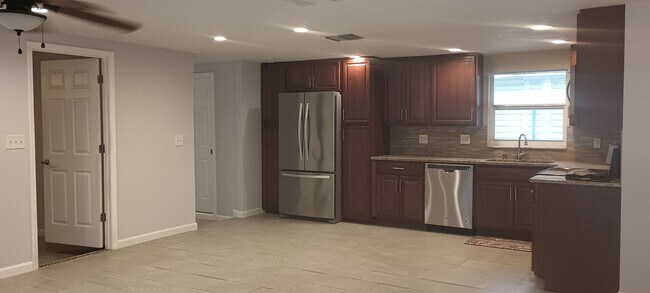 Building Photo - 6737 Udell Ln