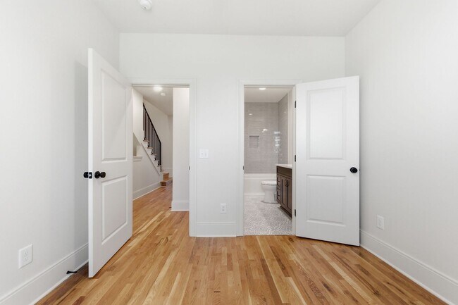 Building Photo - Brand New Build Townhouse in Charlotte Park