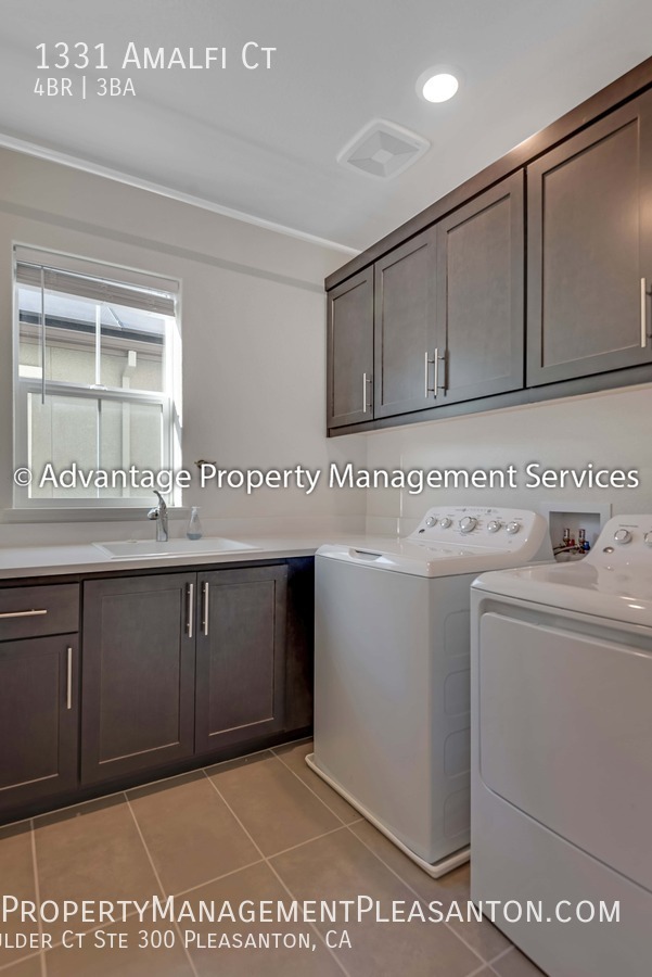 Building Photo - 1331 Amalfi Ct