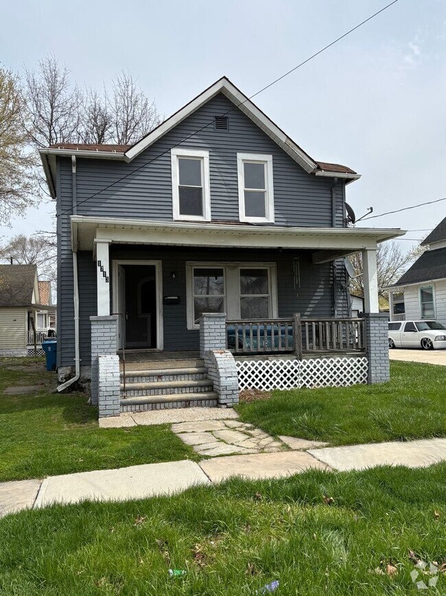 Building Photo - Section 8 Accepted! 4 BR