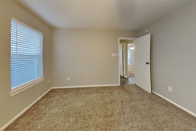 Building Photo - 31 S White Pebble Ct
