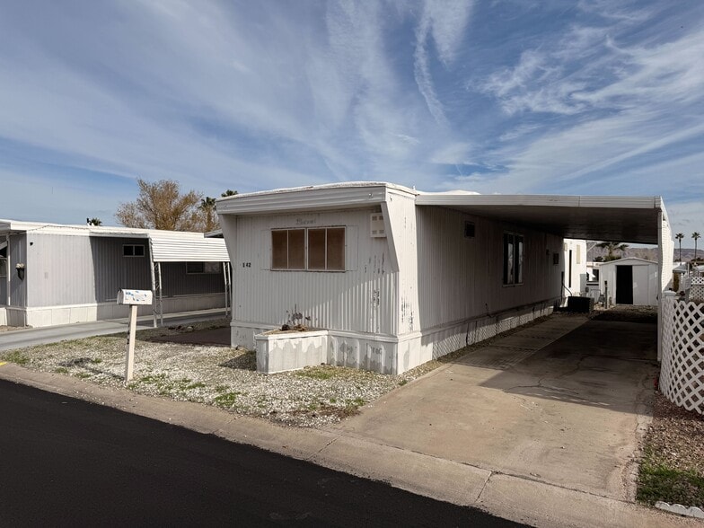 Building Photo - 3601 E Wyoming Ave