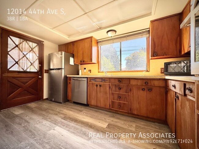 Building Photo - 12014 44th Ave S