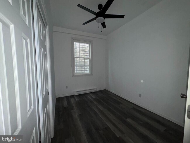 Building Photo - 145 W Main St