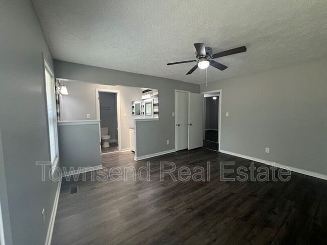 Building Photo - 5831 Waters Edge Dr