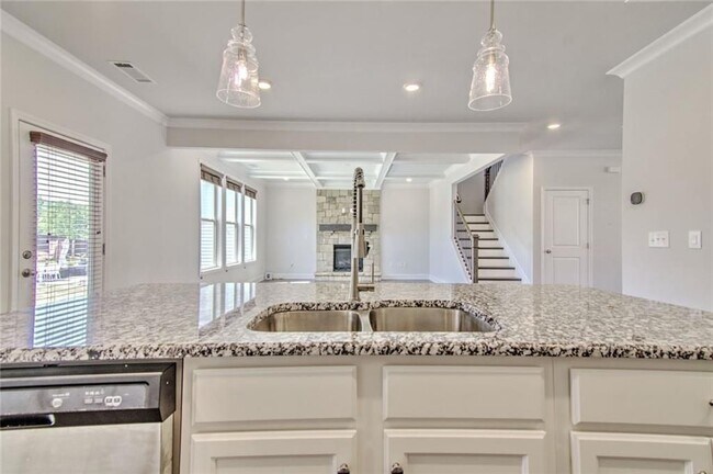 Building Photo - 7107 Branch Creek Cove