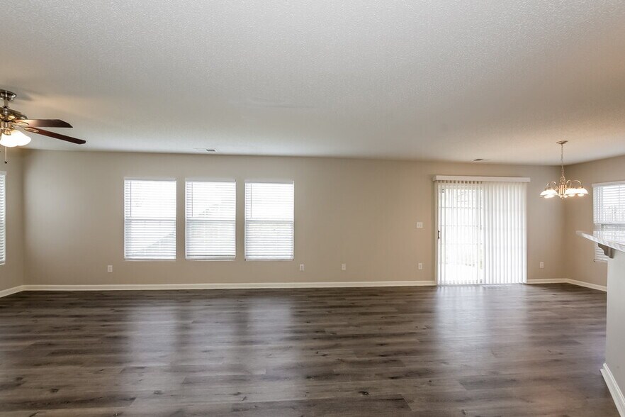 Building Photo - 4235 Everest Dr