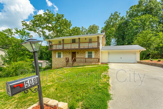 Building Photo - 508 Briar Park Ln